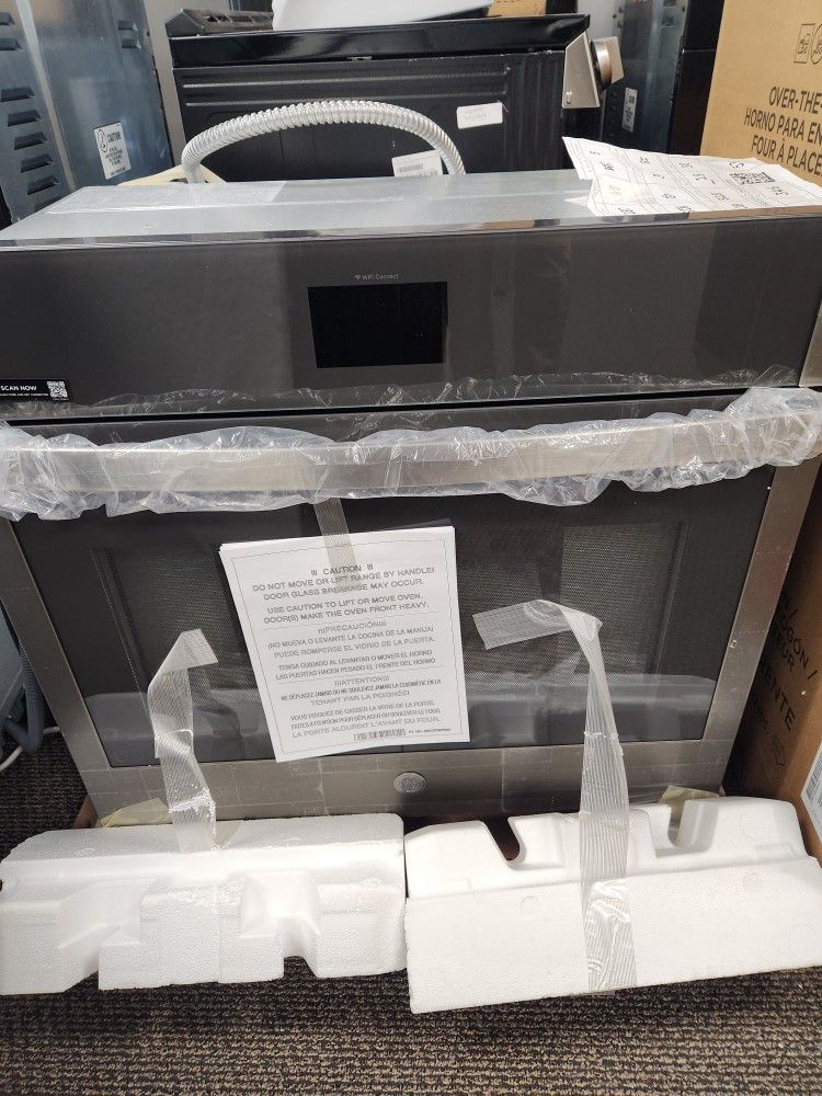 GE0 30" Smart Built-In Self-Clean Single Wall
Oven with Never-Scrub Racks