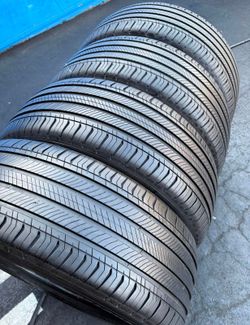 225/55/19 Michelin Selling a set of 4 tires in excellent condition 🫡