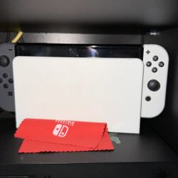 Nintendo Switch 1 OLED Bundle 