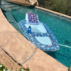 Aqua Luxury Extra Long Cool Weave Fabric Pool Lounge with Drink Holder, Very Working Condition, Nice And Clean