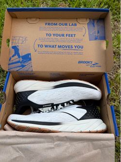 Brooks Anthem 7 (Size 10.5 M / 12 W)