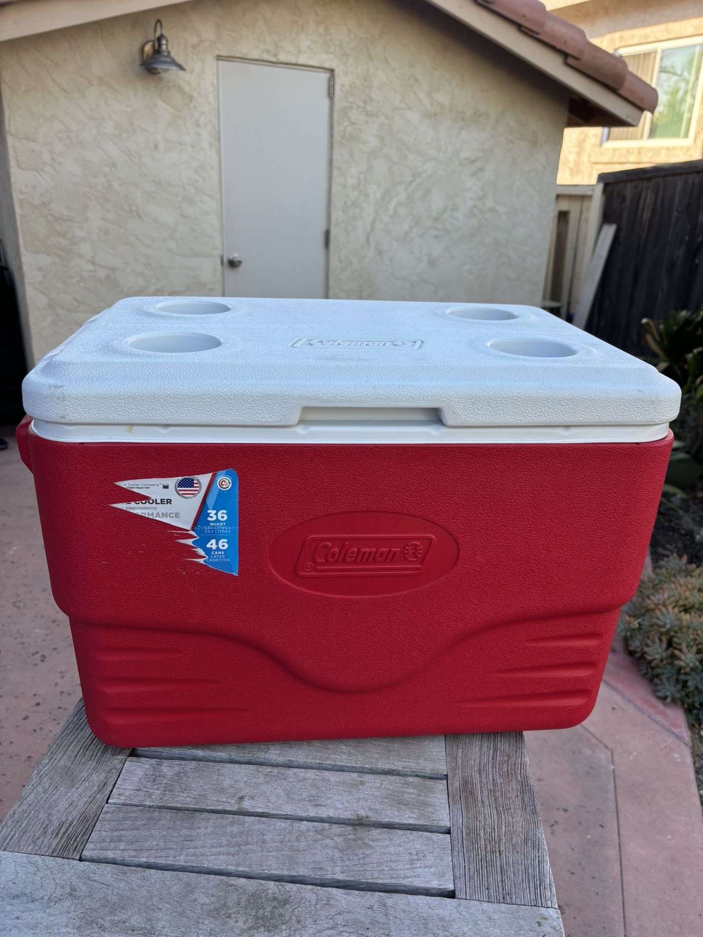 Coleman Ice Cooler 36 Quarts Clean