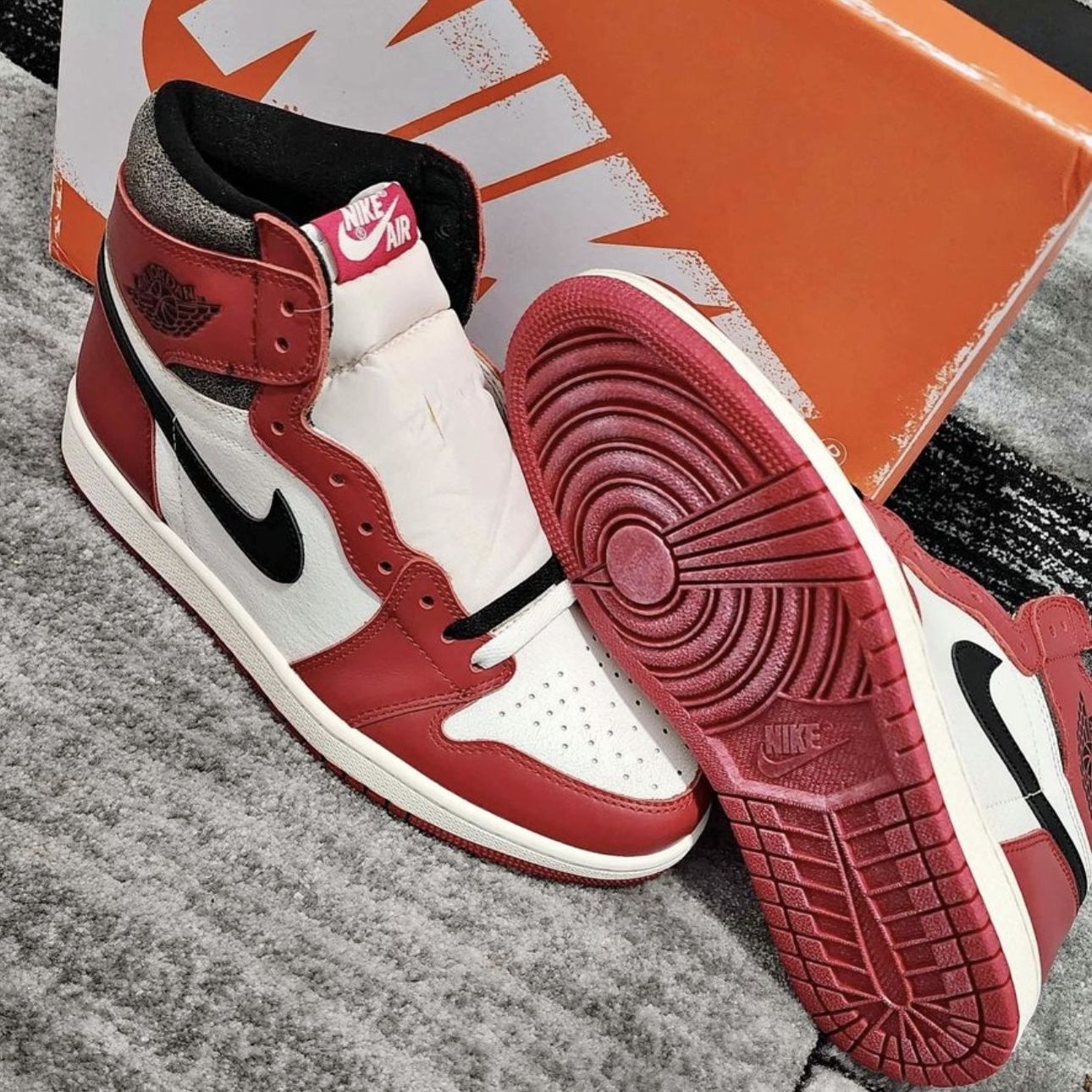 AJ 1 Red Black Drip Chicago Custom Shoes Sneakers (SHIPPING ONLY READ THE  DESCRIPTION) for Sale in New York, NY - OfferUp