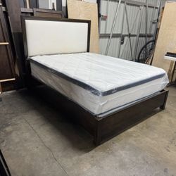 Queen Bed Set $320