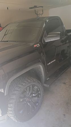 Clean title GMC Sierra zle 4x4 z71