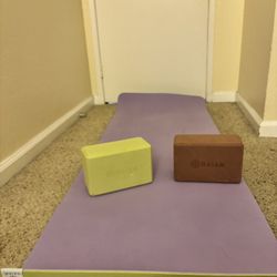 Yoga Mat + Yoga Blocks 