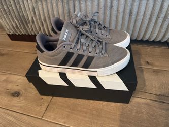 Adidas Daily 4.0s — Mens 8 Low-Top Sneakers Gray Canvas