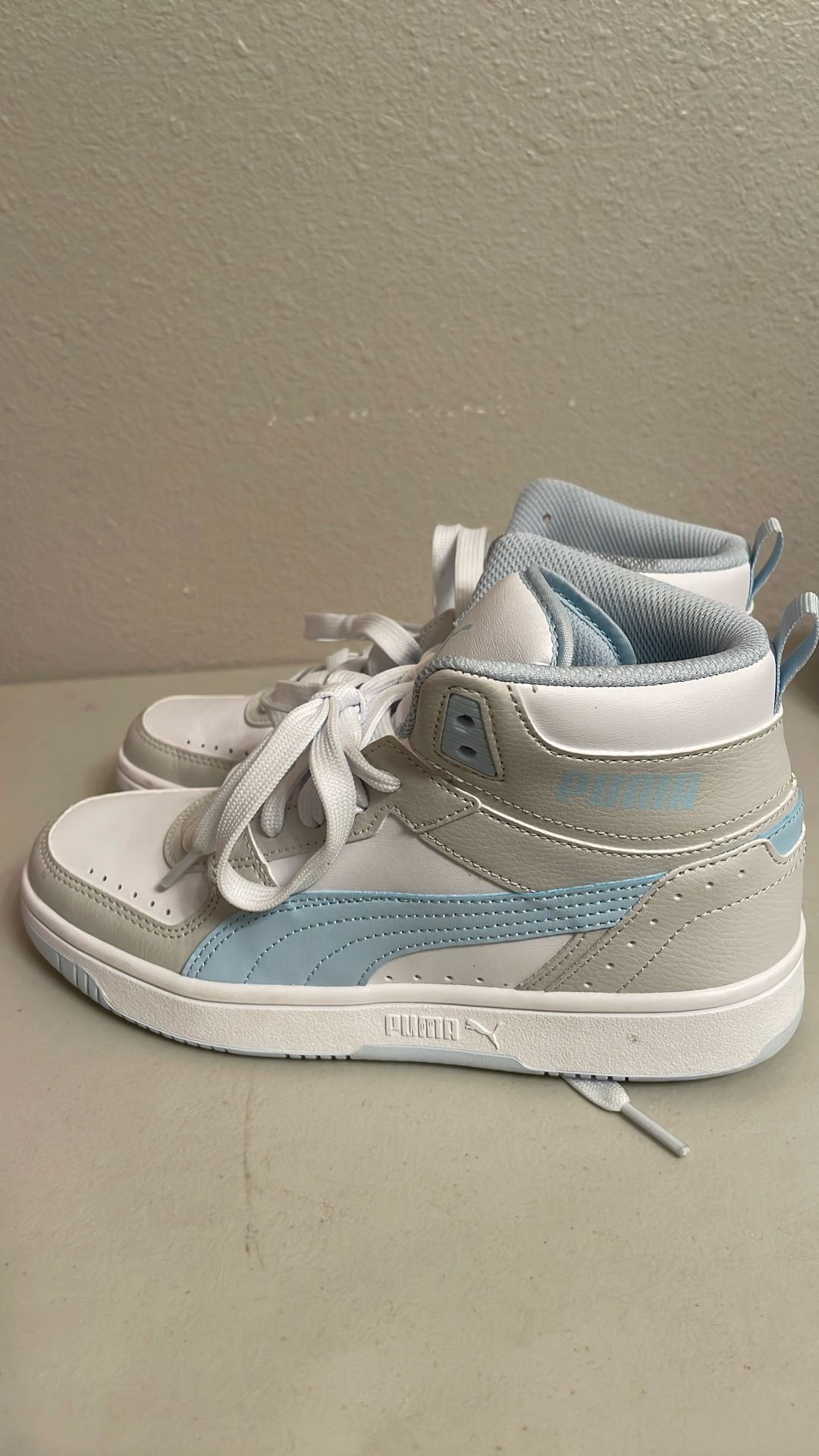 Puma High Top Women’s Size 7.5