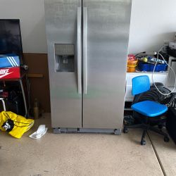 Whirlpool double Door Refrigerator 