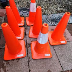 7 Conos De 18"  Todos Por $42