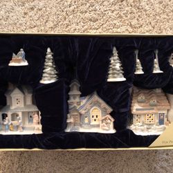Classic Noel 10-piece Porcelain Village II - REDUCED To sell. $25