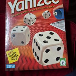 NEW - Yahtzee Dice Game