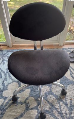 Black Mesh Office Chair with Chrome Base