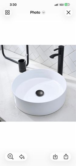 16" x 16" Round Bathroom Ceramic vessel Sink $40  174A