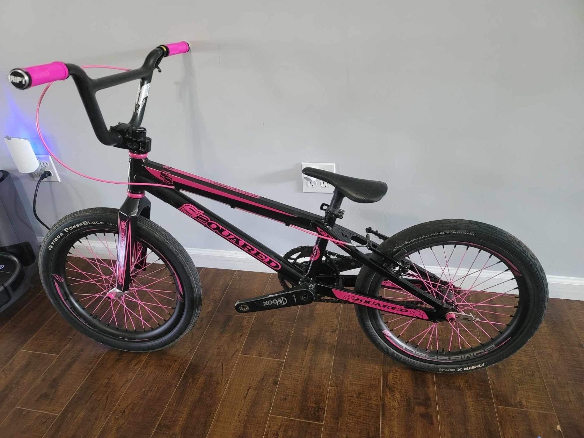 ssquared frame including everything