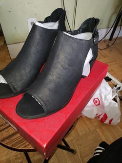 Womens shoes size 10 M