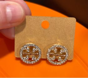 NEW GOLD TONE/CRYSTAL POST EARRINGS $6!