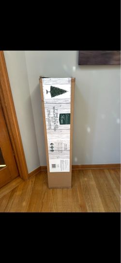 7ft Pre-Lit LED Winchester Artificial Christmas Tree. Brand new