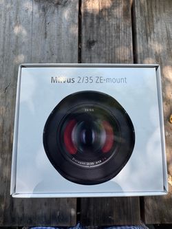 Sony Milvus 35/f2 lens brand new $600