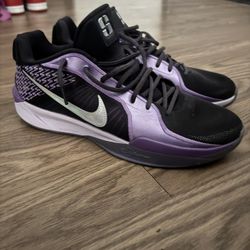 Sabrina 2s “Court Vision” 