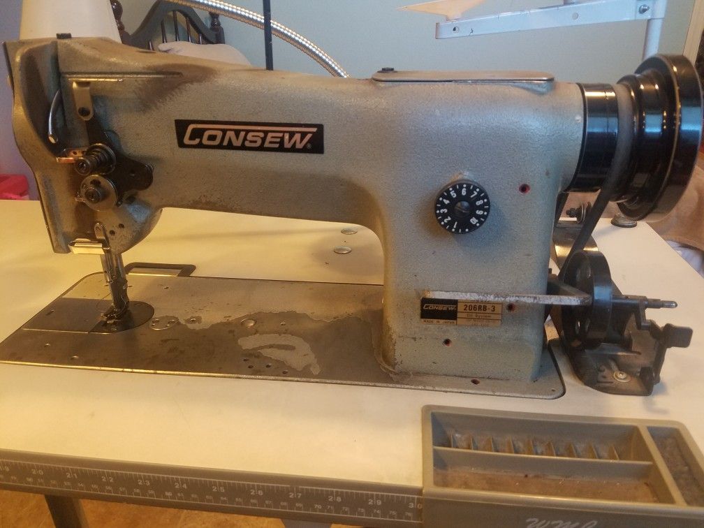Consew 206RB-3 Model Heavy Duty Industrial Sewing Machine