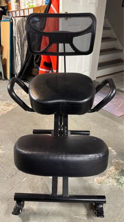 Ergonomic desk chair