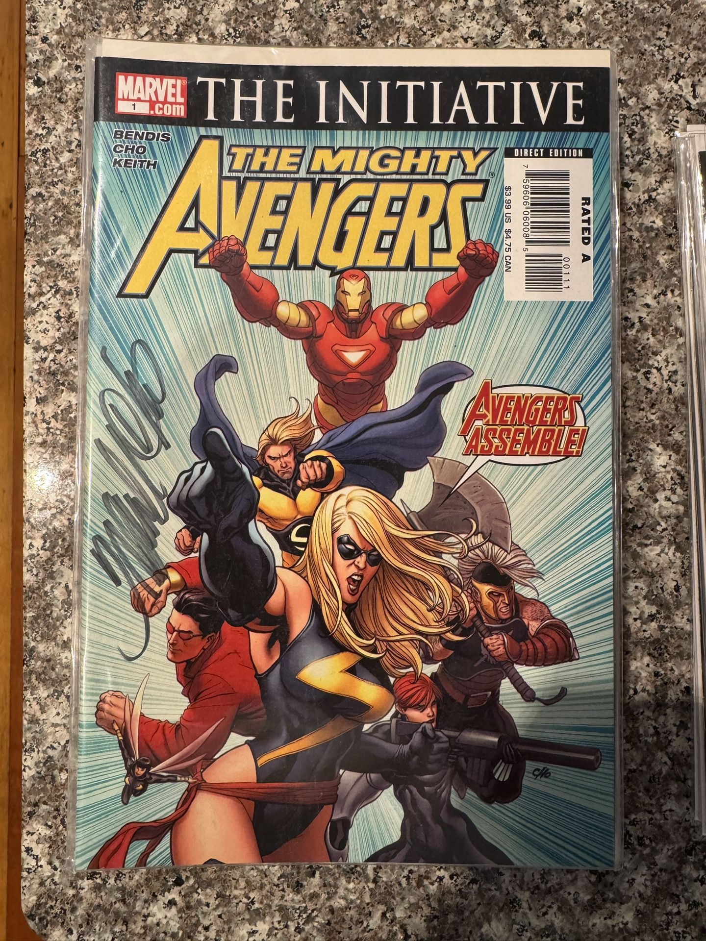 The Mighty Avengers Bundle MARVEL