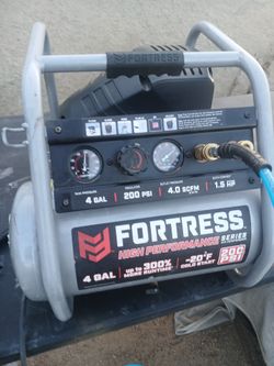 Fortress 4-gallon 200 PSI Air Compressor