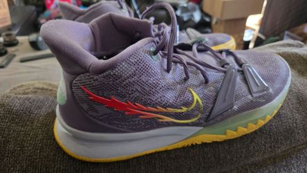 Nike. Kyrie. 13 men