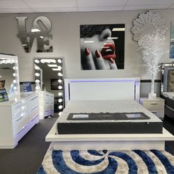 4PC White King Bedroom Set w/ LED Lights 