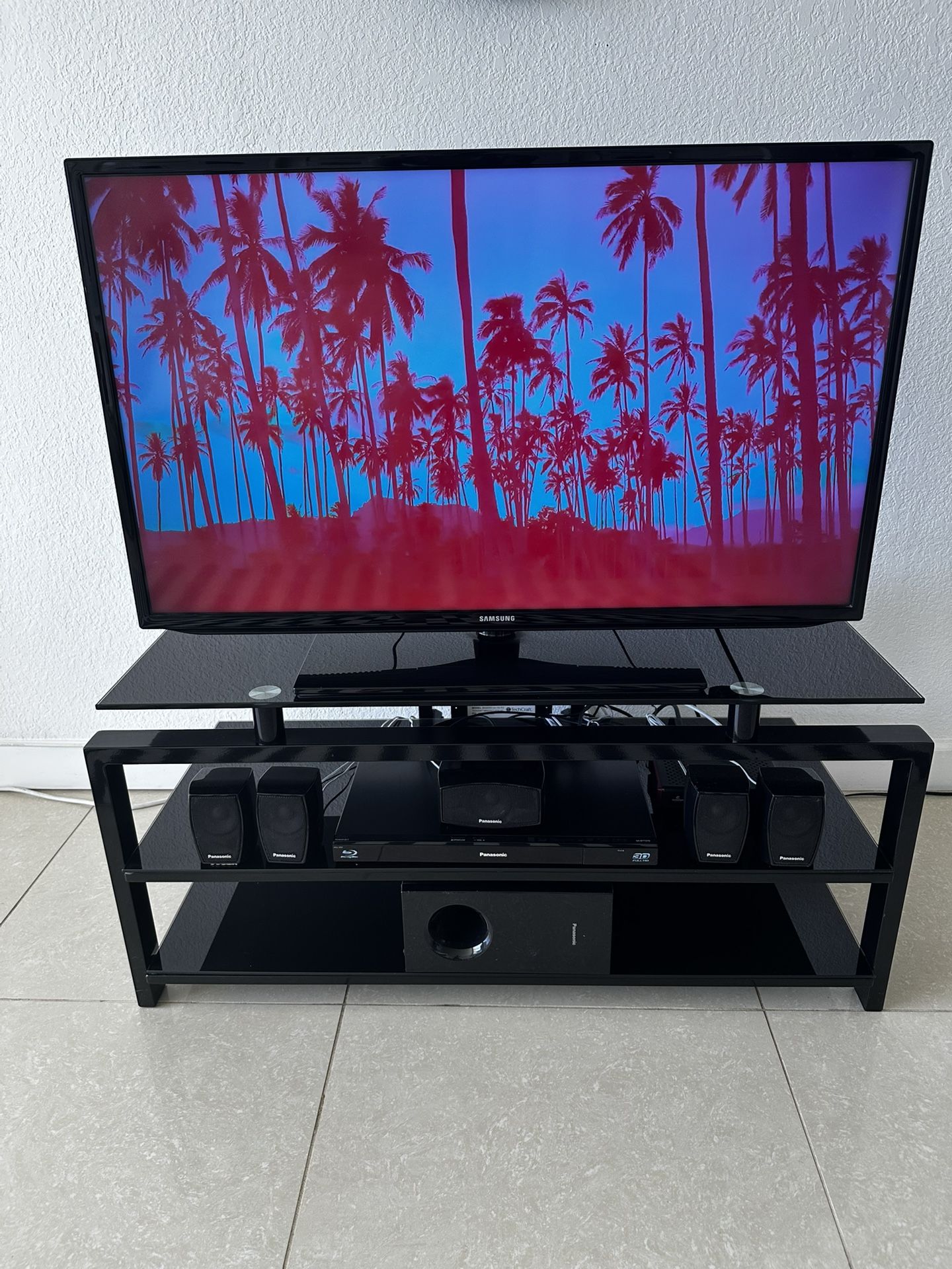 Complete Home Entertainment Setup – SAMSUNG TV & Surround Sound & Stand