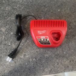 Milaukee M12 Charger 