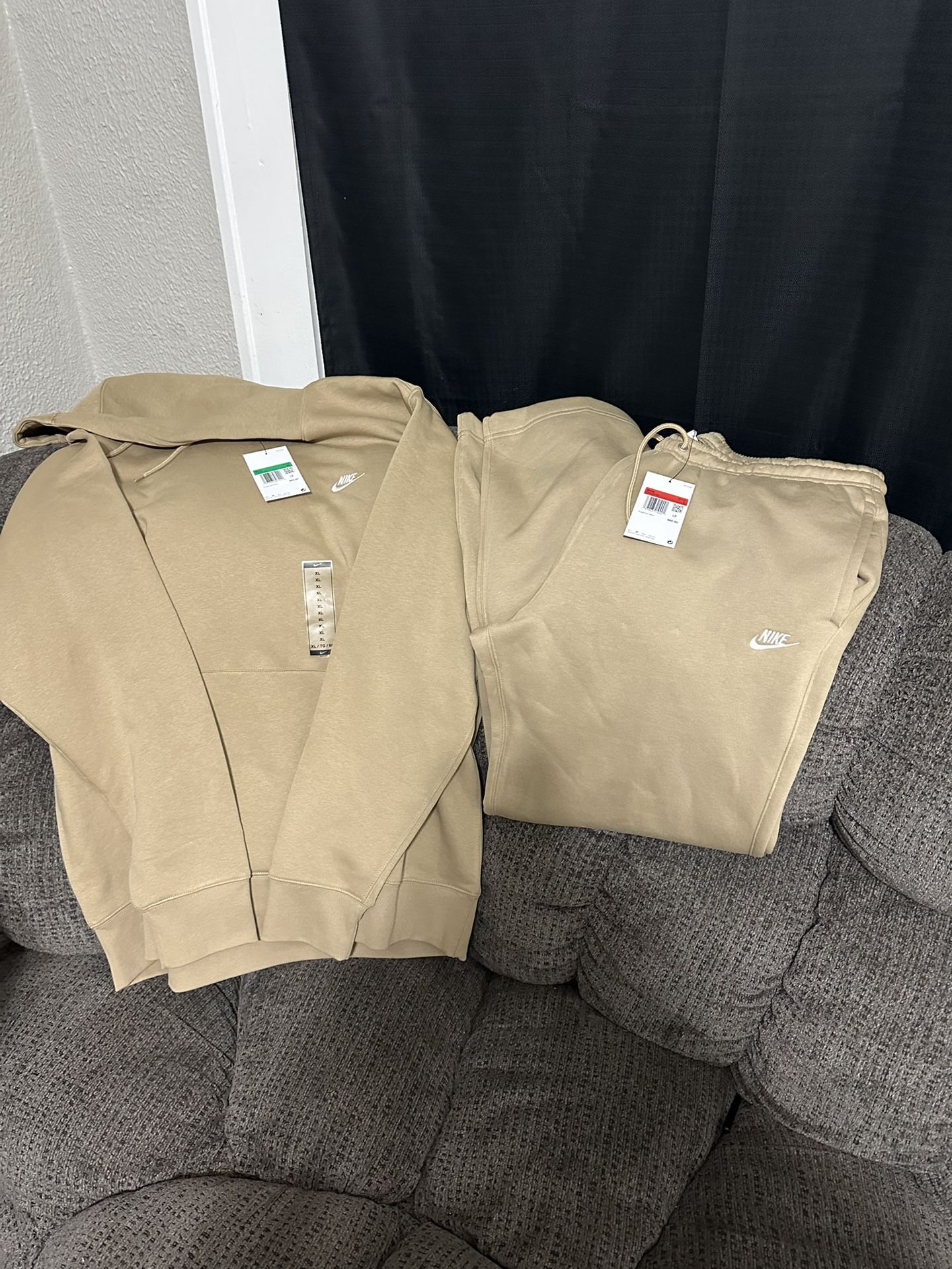 Men’s Large Nike Jogger