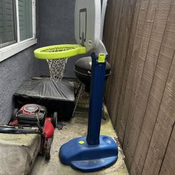 Kids basketball hoop