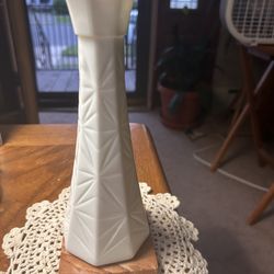 Vintage Milk Glass Starburst Pattern Bud Vase 9 inch tall 4044 