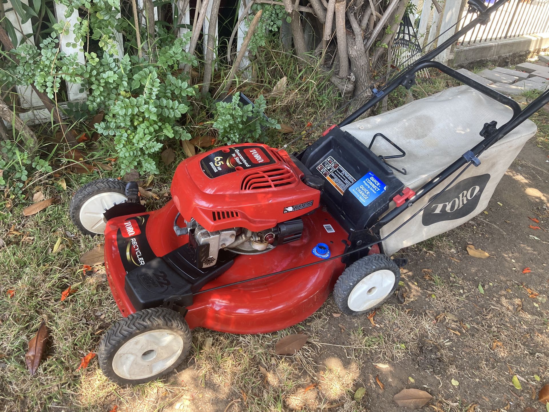 TORO 6.5HP , 22” Front Drive Recycler lawn mower