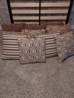 10 feather Pillows