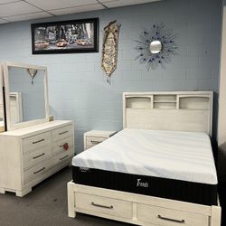 4PC Queen Platform Bedroom Set w/ Lights 