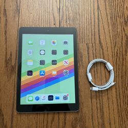 Apple iPad Air WiFi 16GB Gray/Fully Functional/Like New/With Charging Cable