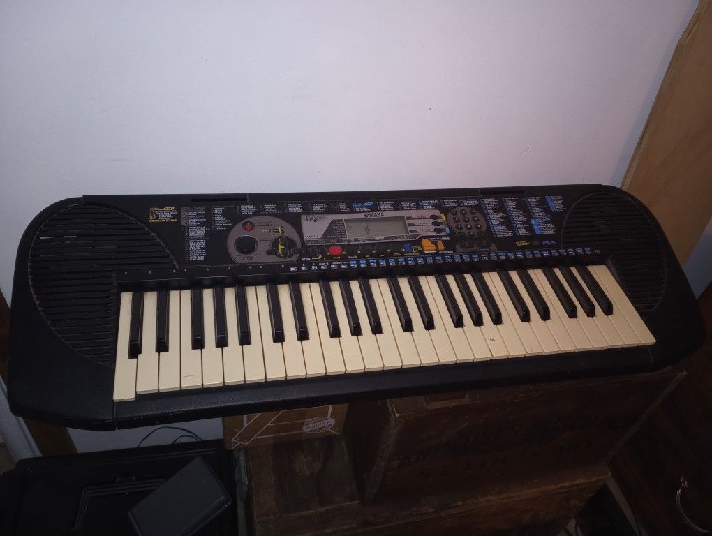 Yamaha Keyboard Piano PSR-79 works good w/ Power cord