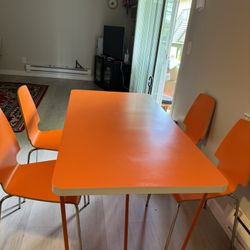 Dinning Table With 4 Chairs