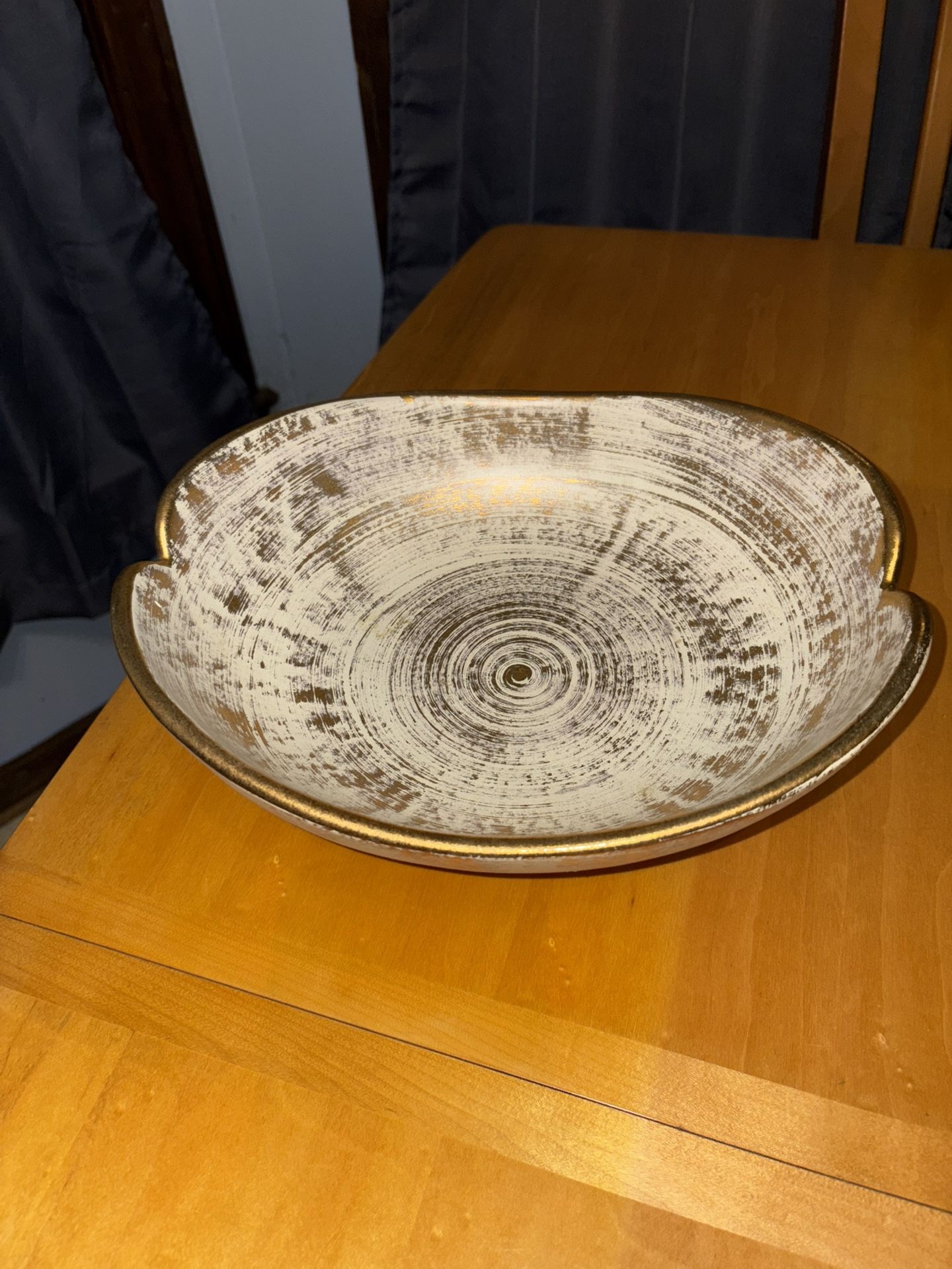 White/Gold Serving Dish