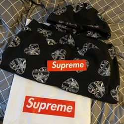 Supreme XL hoodie. Love Cash 