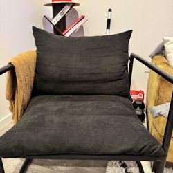 🪑 Modern Black Accent Chair + Throw Blanket