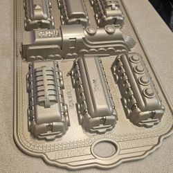 nordic ware 91977 nordic express cast cakelet pan