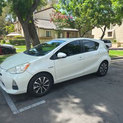 Prius C 2014 with navigation and HID lights