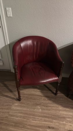 Vintage Burgundy Leather Accent Chair – Solid Wood Frame
