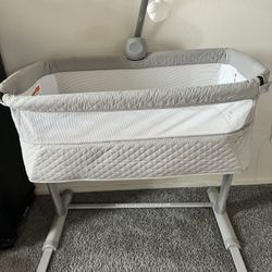 Color Gris , Trae Su Camita , Fue Usado Para Mi Bb Recien Nacido Una Semana Lo Maximo