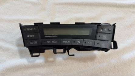 OEM 2010-2011 Toyota Prius A/C Heater Climate Control Panel w/ Plasmacluster - Great Condition - US Auto