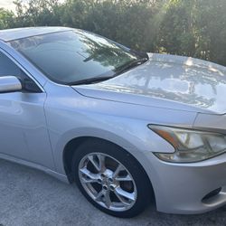 2014 Nissan Maxima